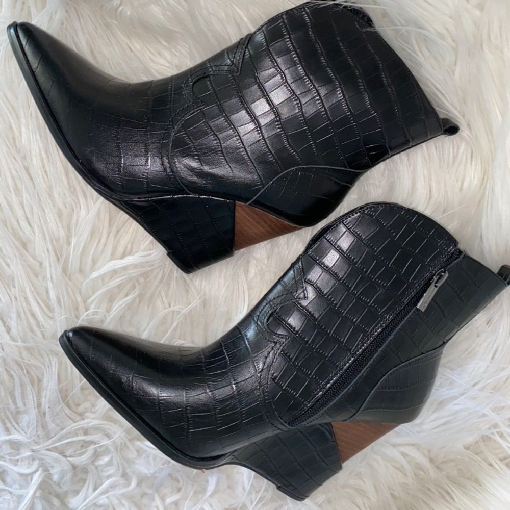 Jessica Simpson boots